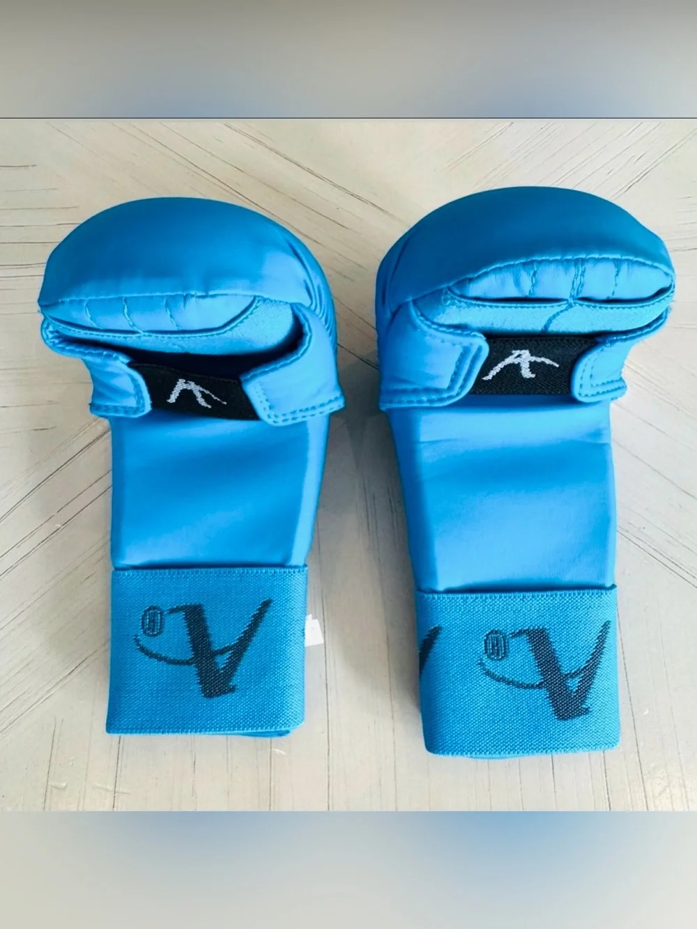ARAWAZA Youth Fist Gear Gloves Size XS Blue Karate Taekwondo Martial Arts